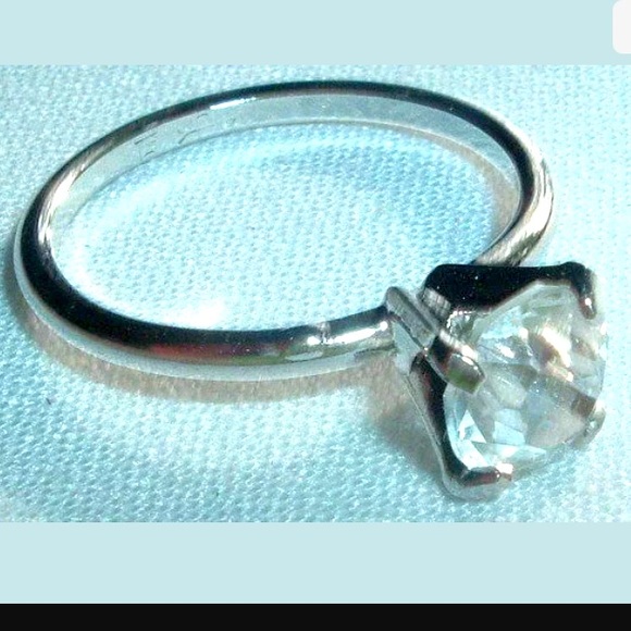 Vintage U & Arrow signed white glass solitaire - Picture 2 of 6